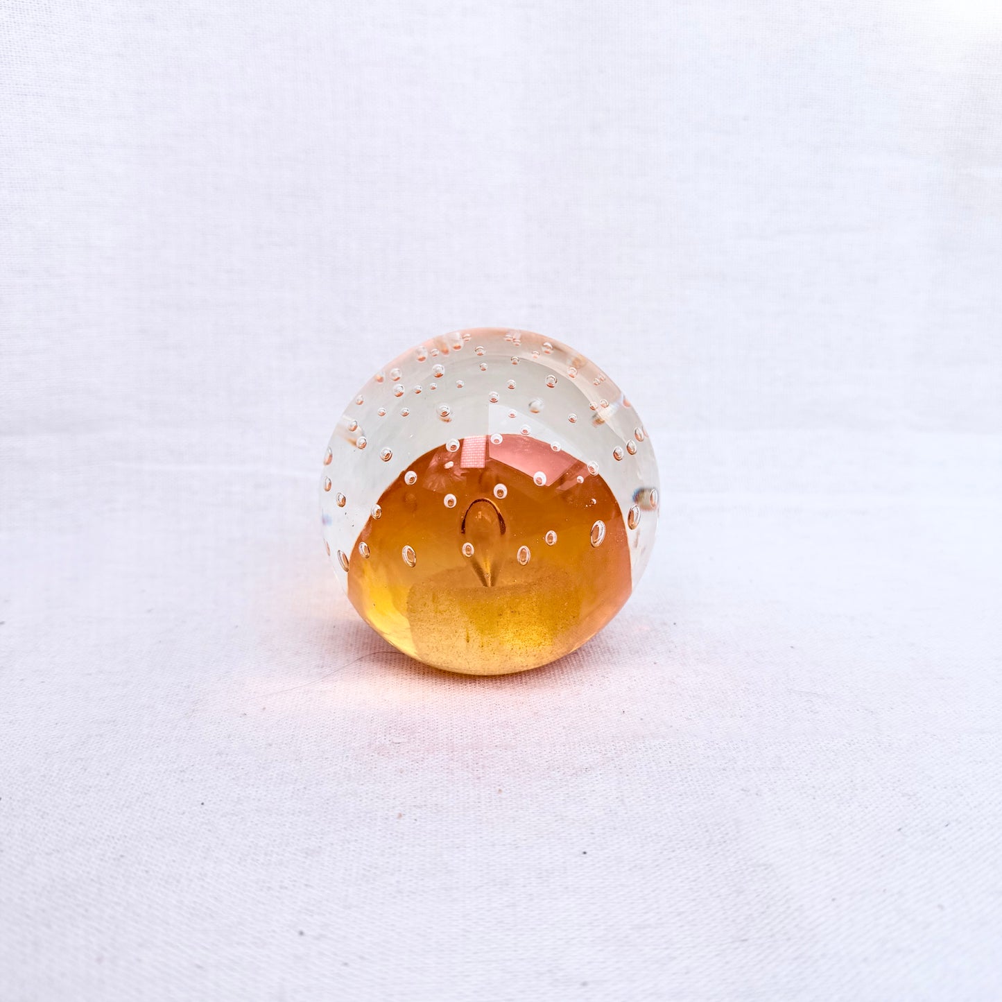 Briefbeschwerer orange