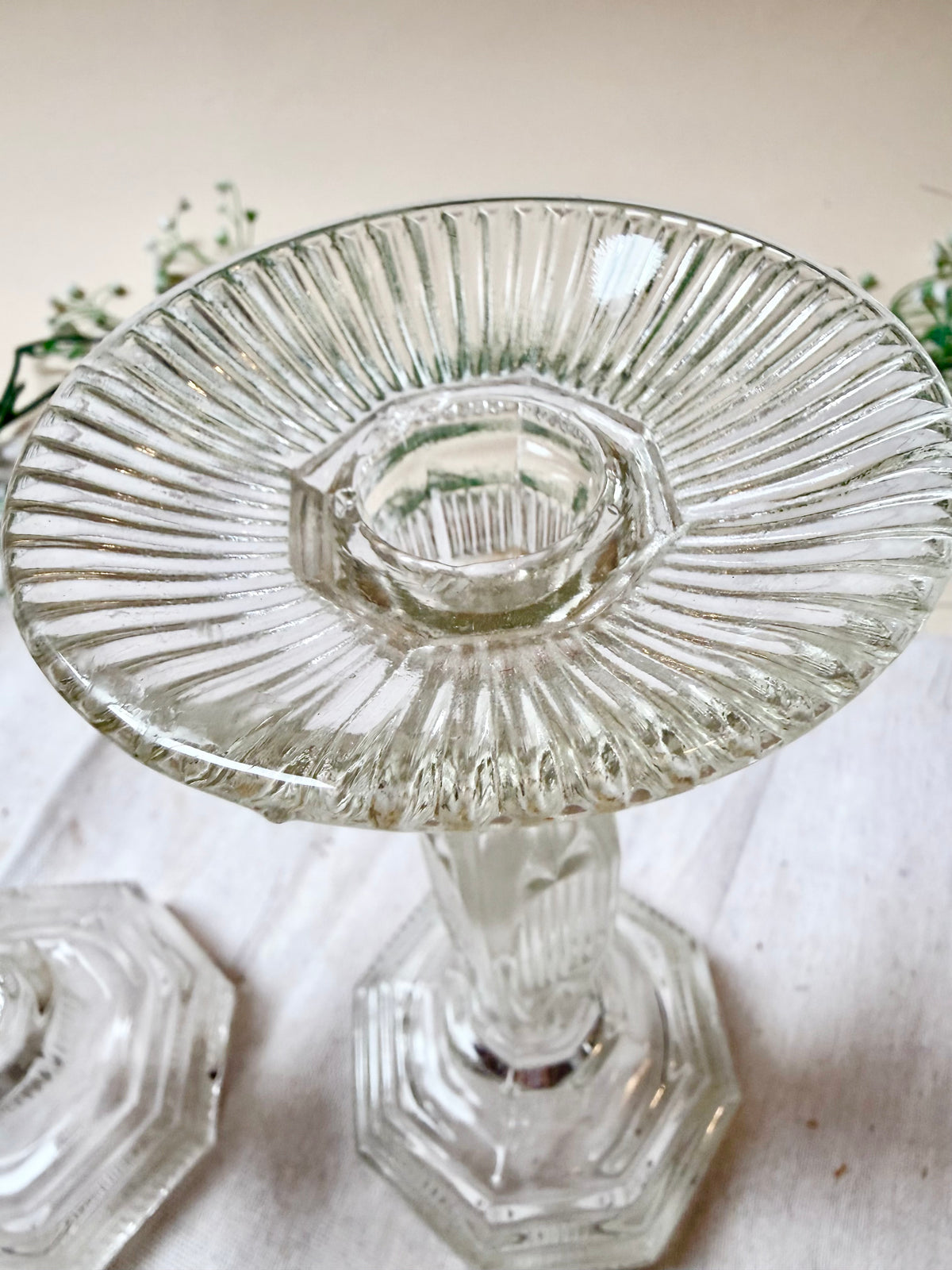 Paar Glas Kerzenständer
