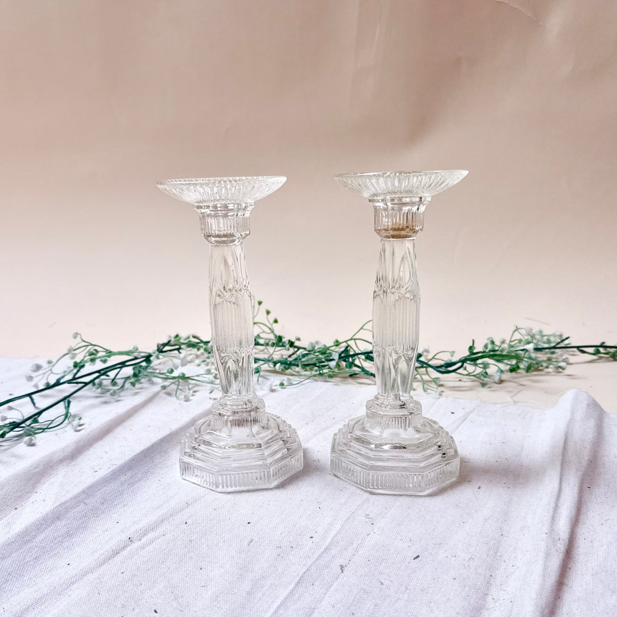 Paar Glas Kerzenständer