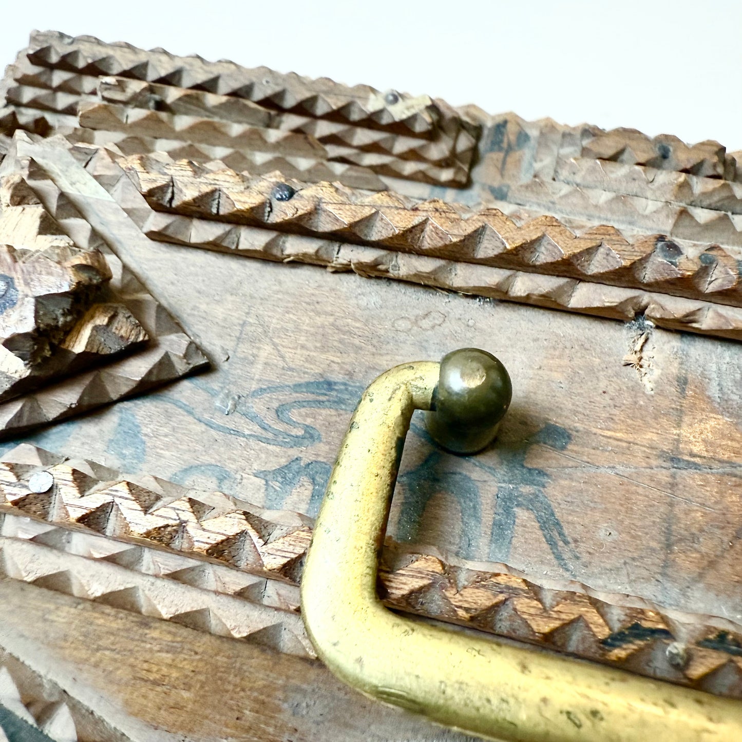 Tramp Art Box Schrift