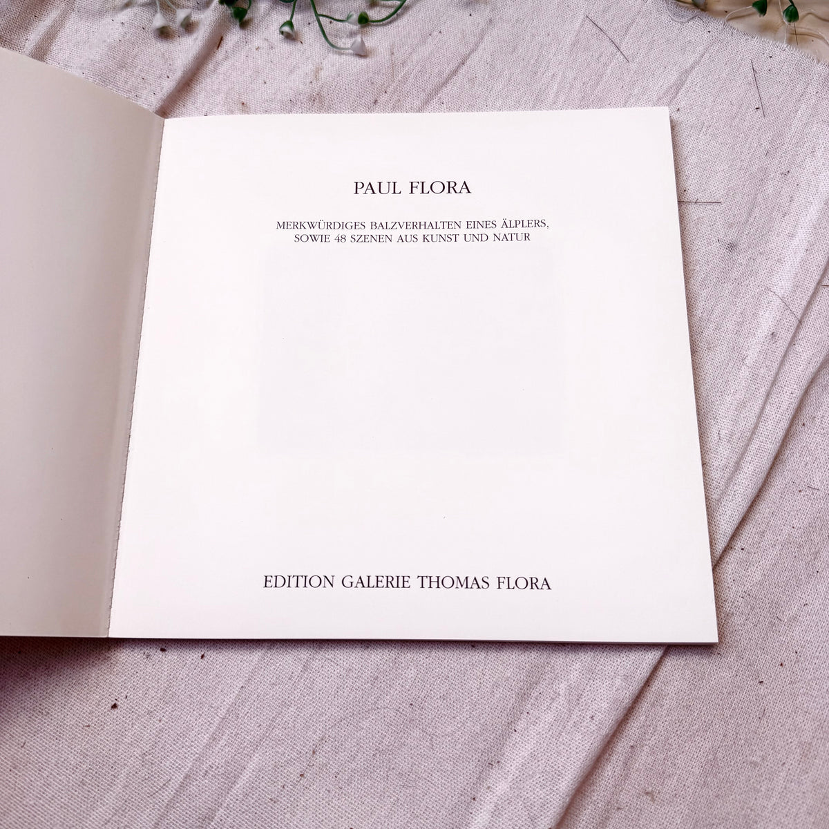 Signiertes Paul Flora Buch