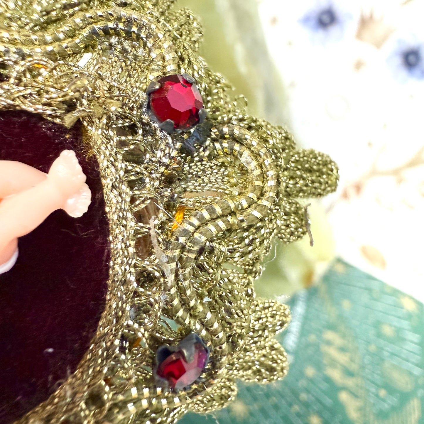 Christkind in Walnuss