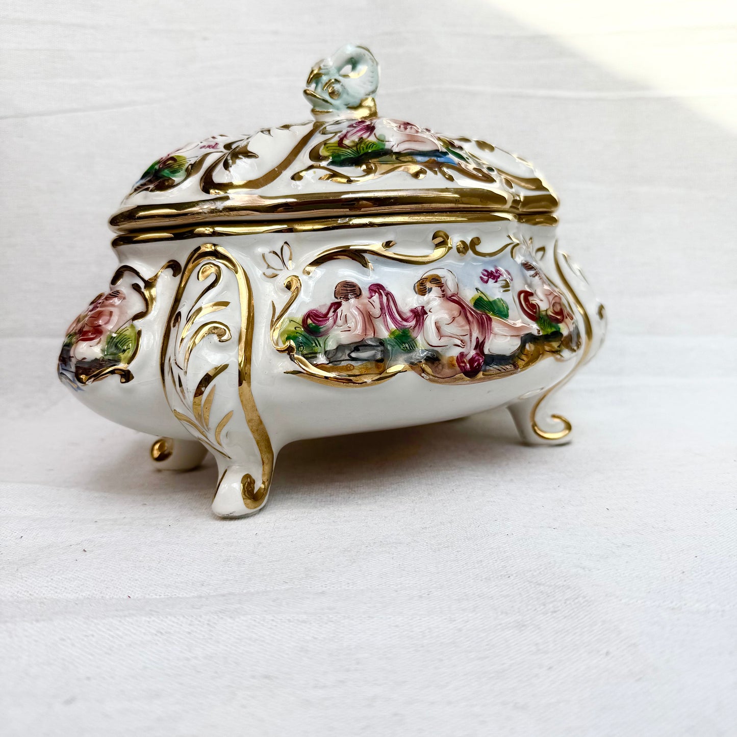 Capodimonte Keramik Dose
