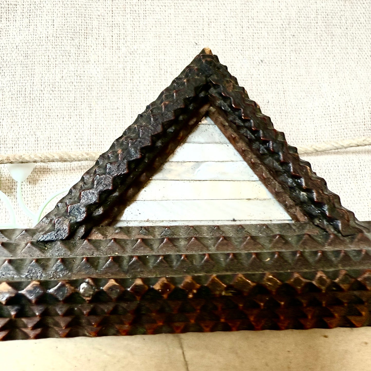 Tramp Art Rahmen mit Perlmutt