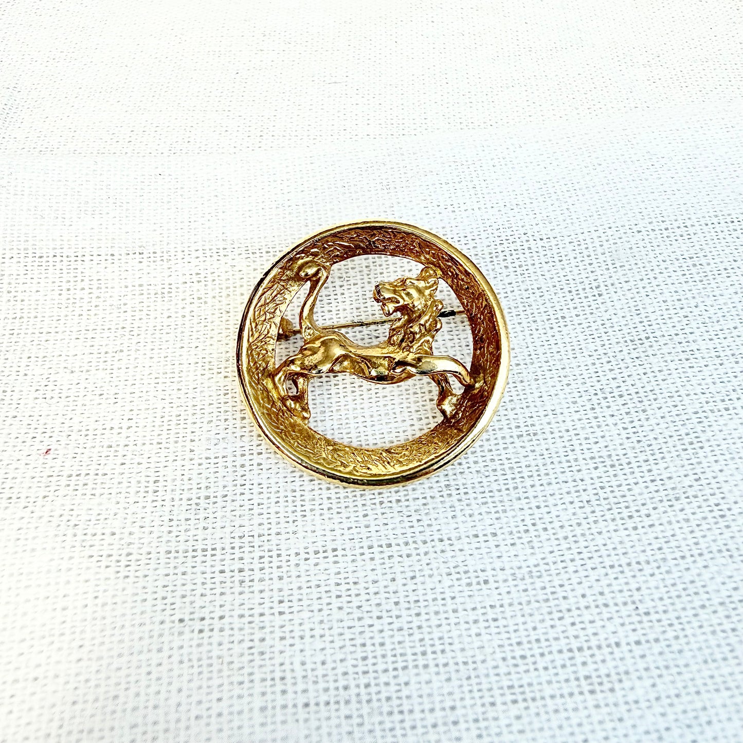 Trifari Sternzeichen Brosche Löwe