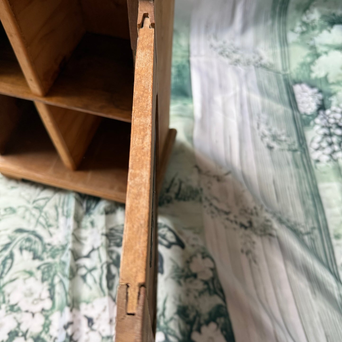 Schränkchen Jugendstil
