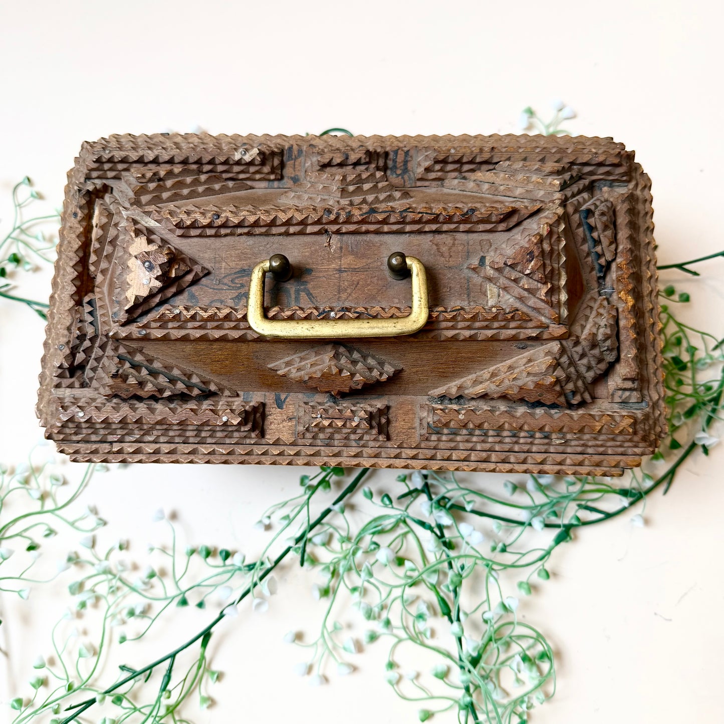 Tramp Art Box Schrift