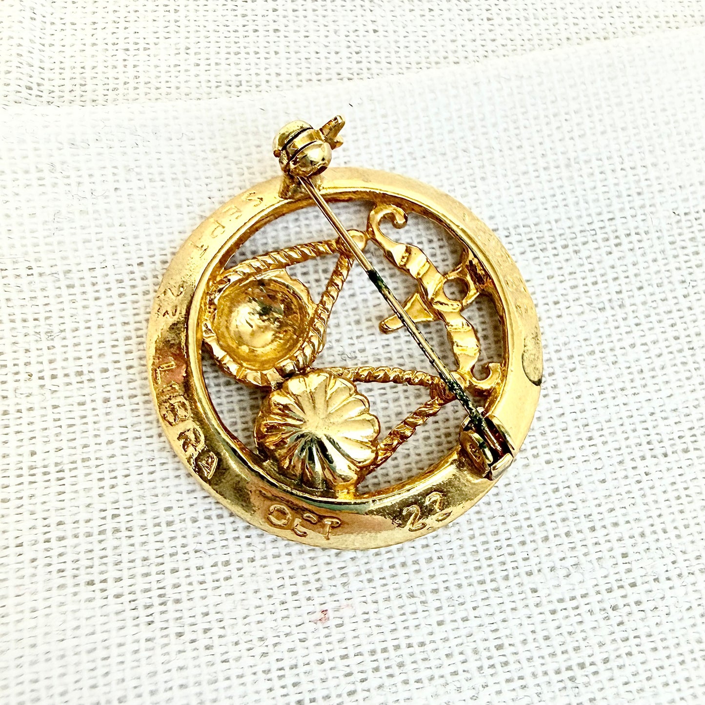 Trifari Sternzeichen Brosche Waage