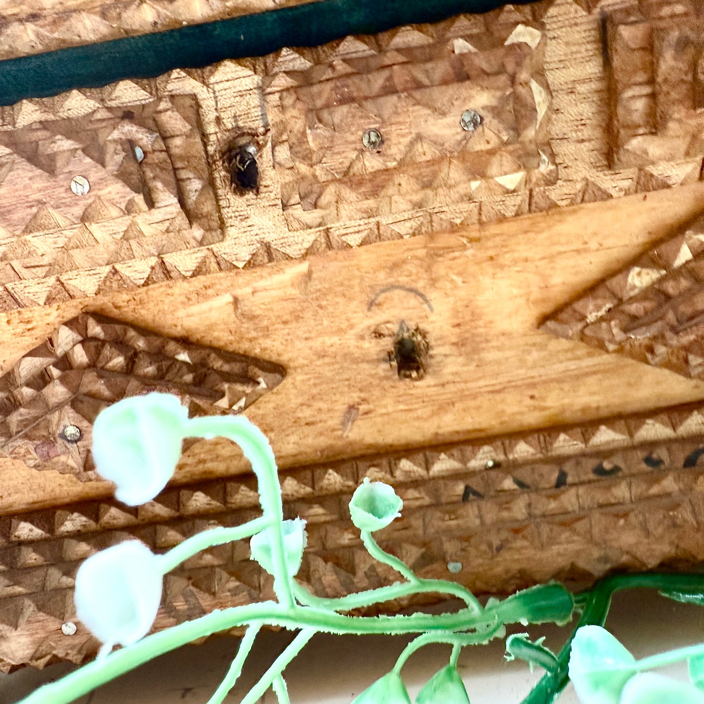 Tramp Art Box Schrift