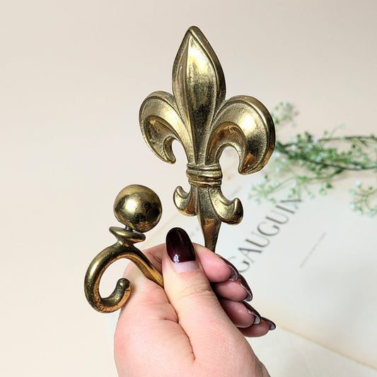 Brass hook lily