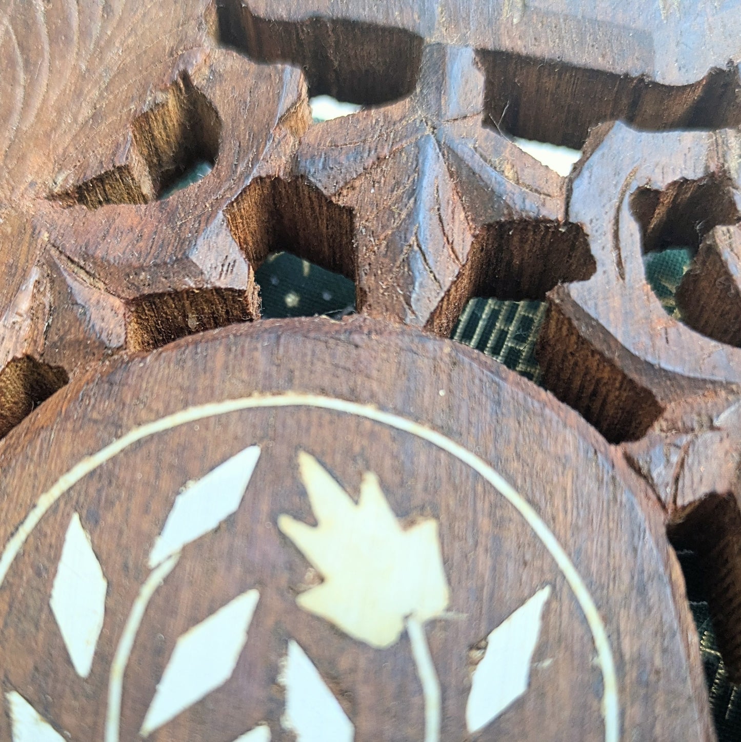 Oriental coaster with inlays