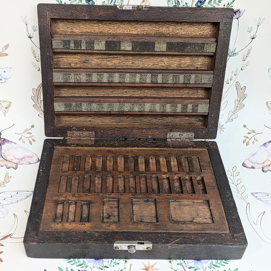 Boîte de jauge d'épaisseur foncée
