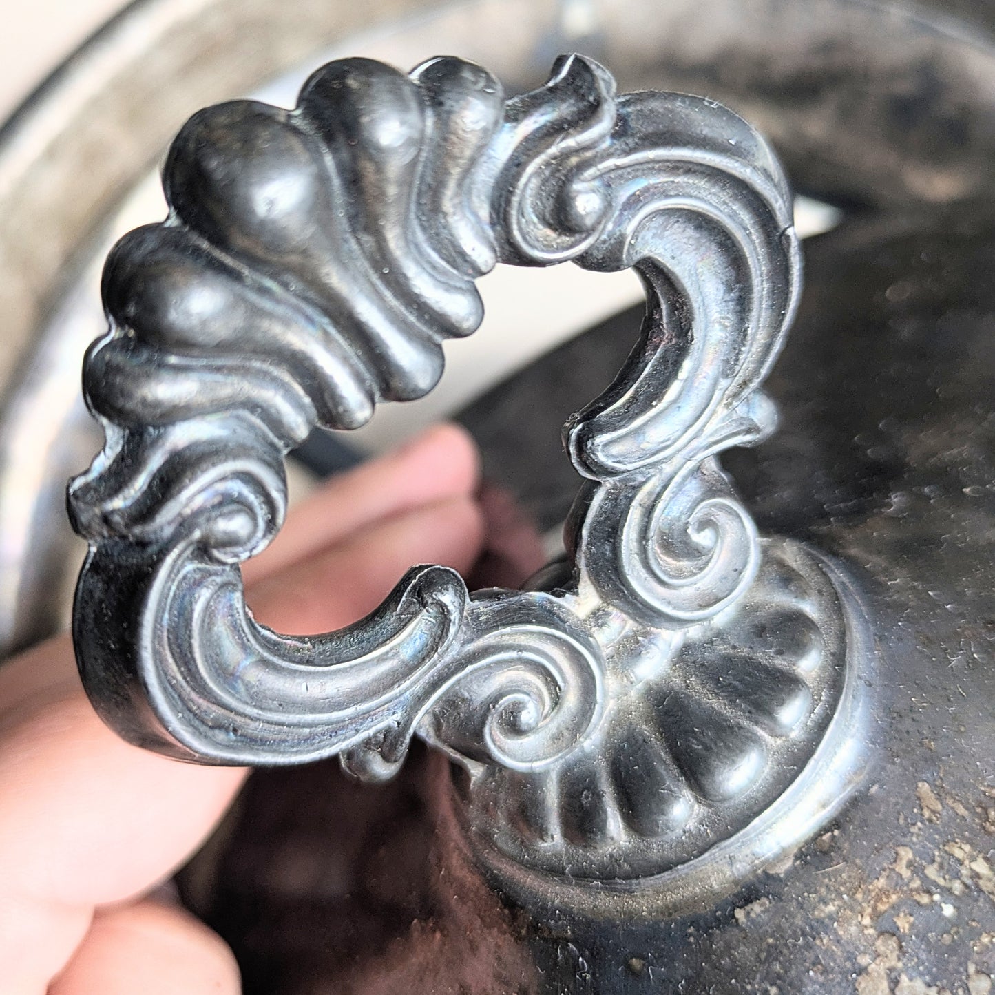 Silver warming container with lion paws