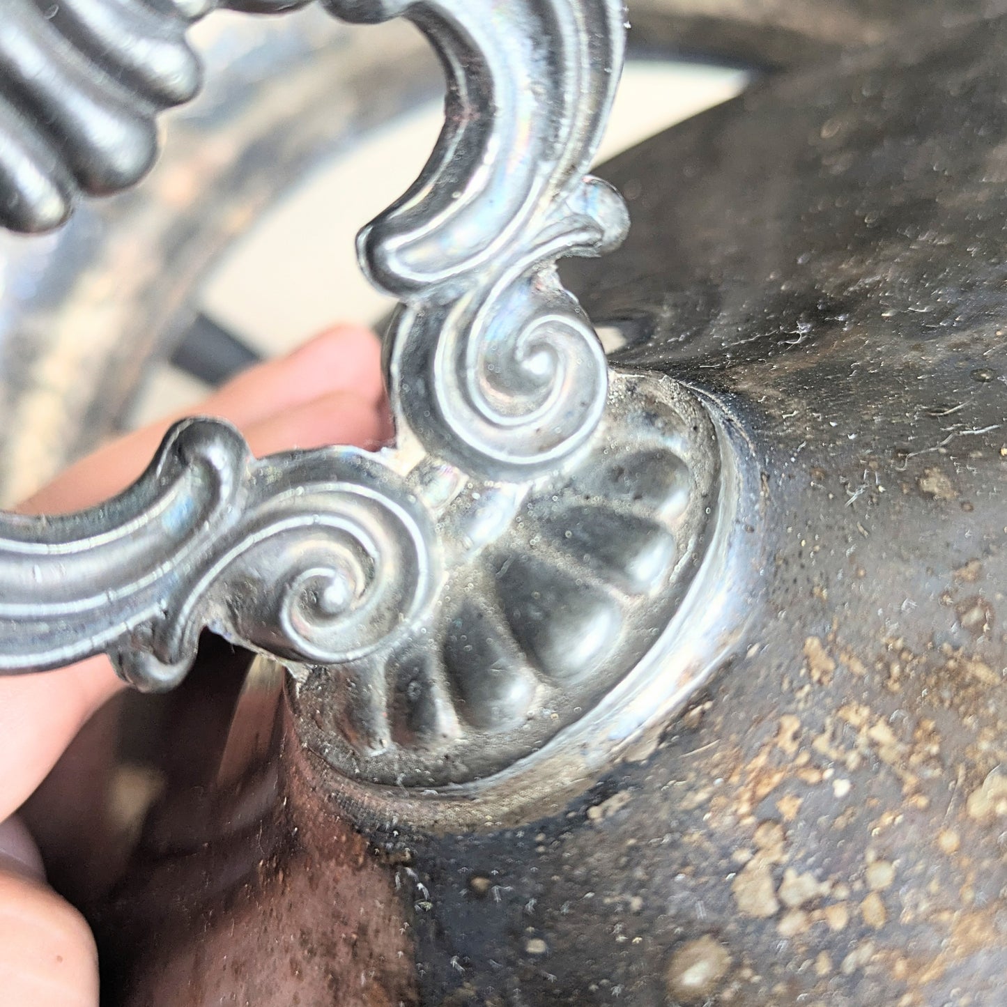 Silver warming container with lion paws