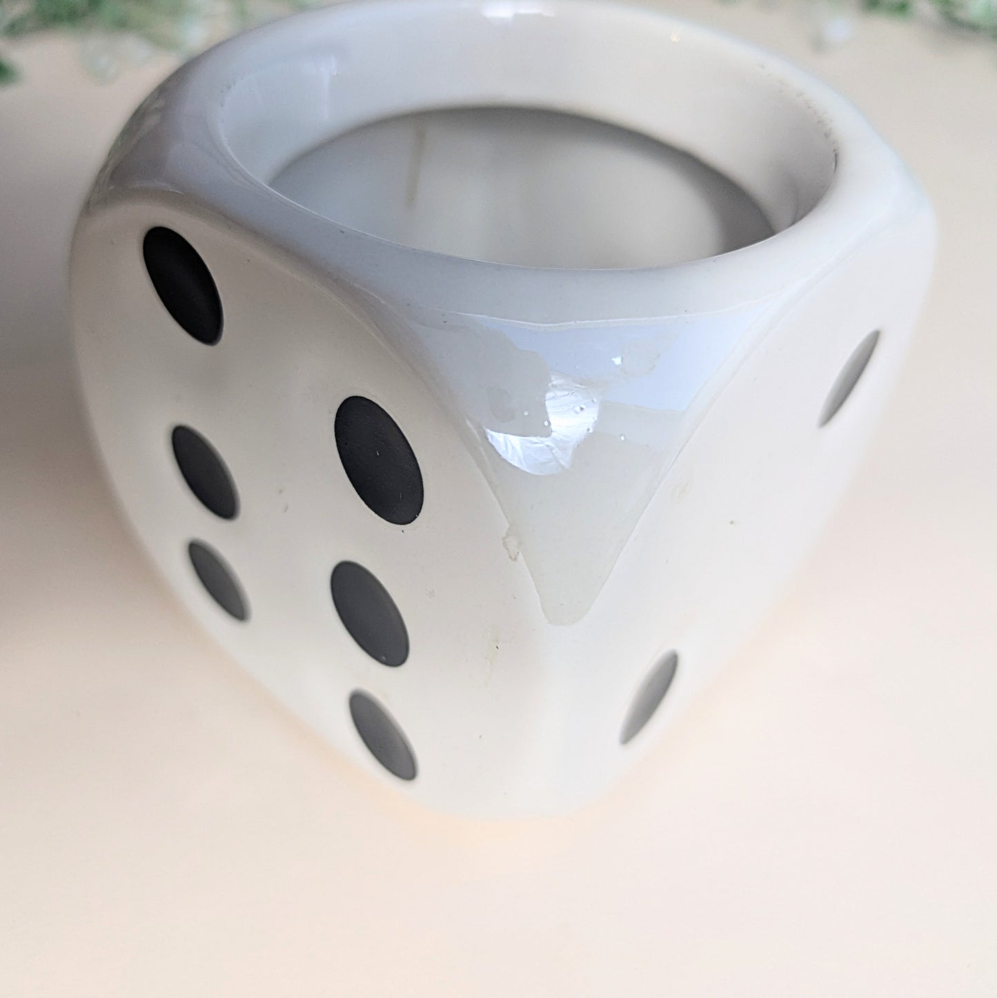 Pot de fleurs cubique