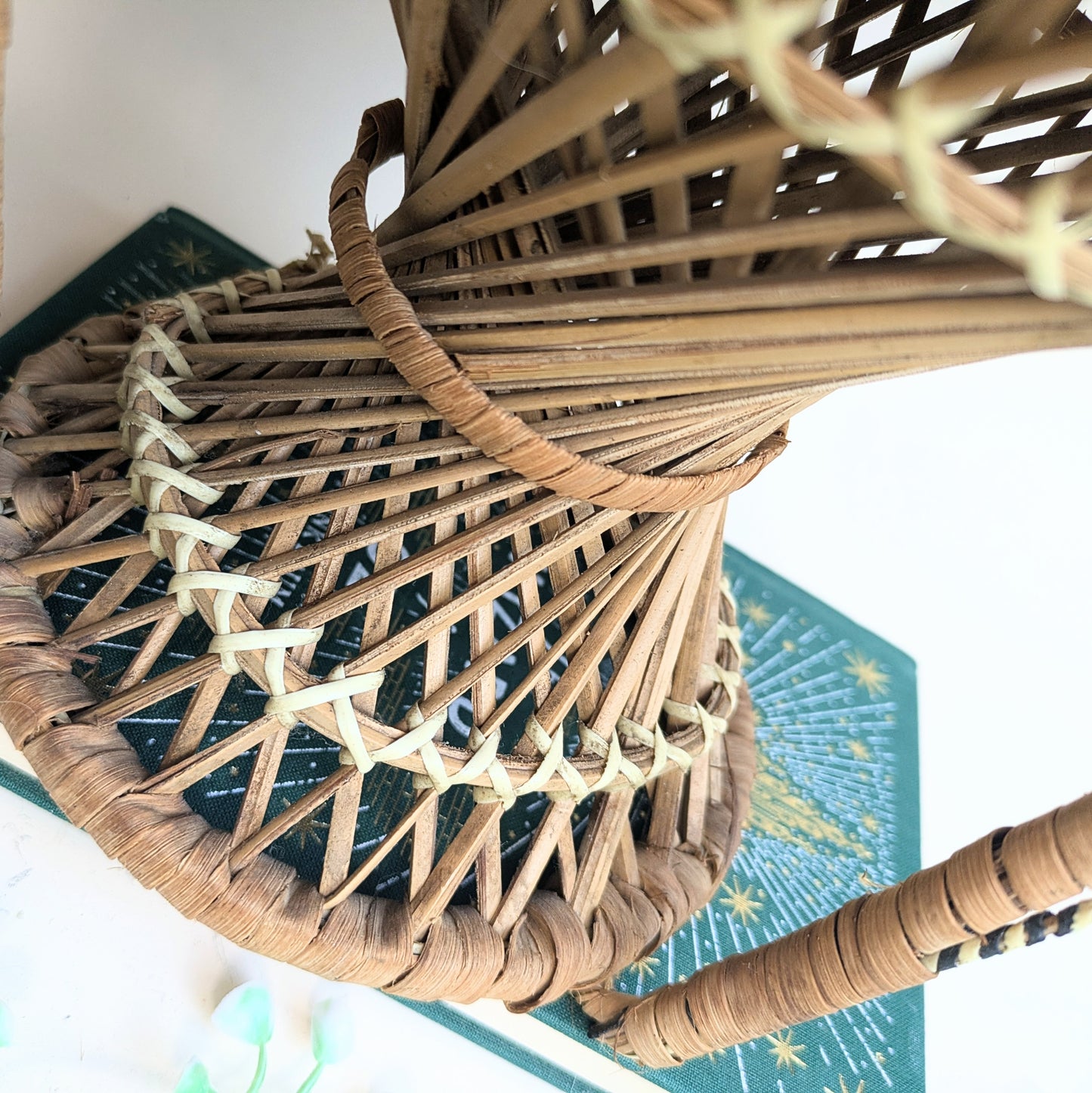 Peacock chair plant stool