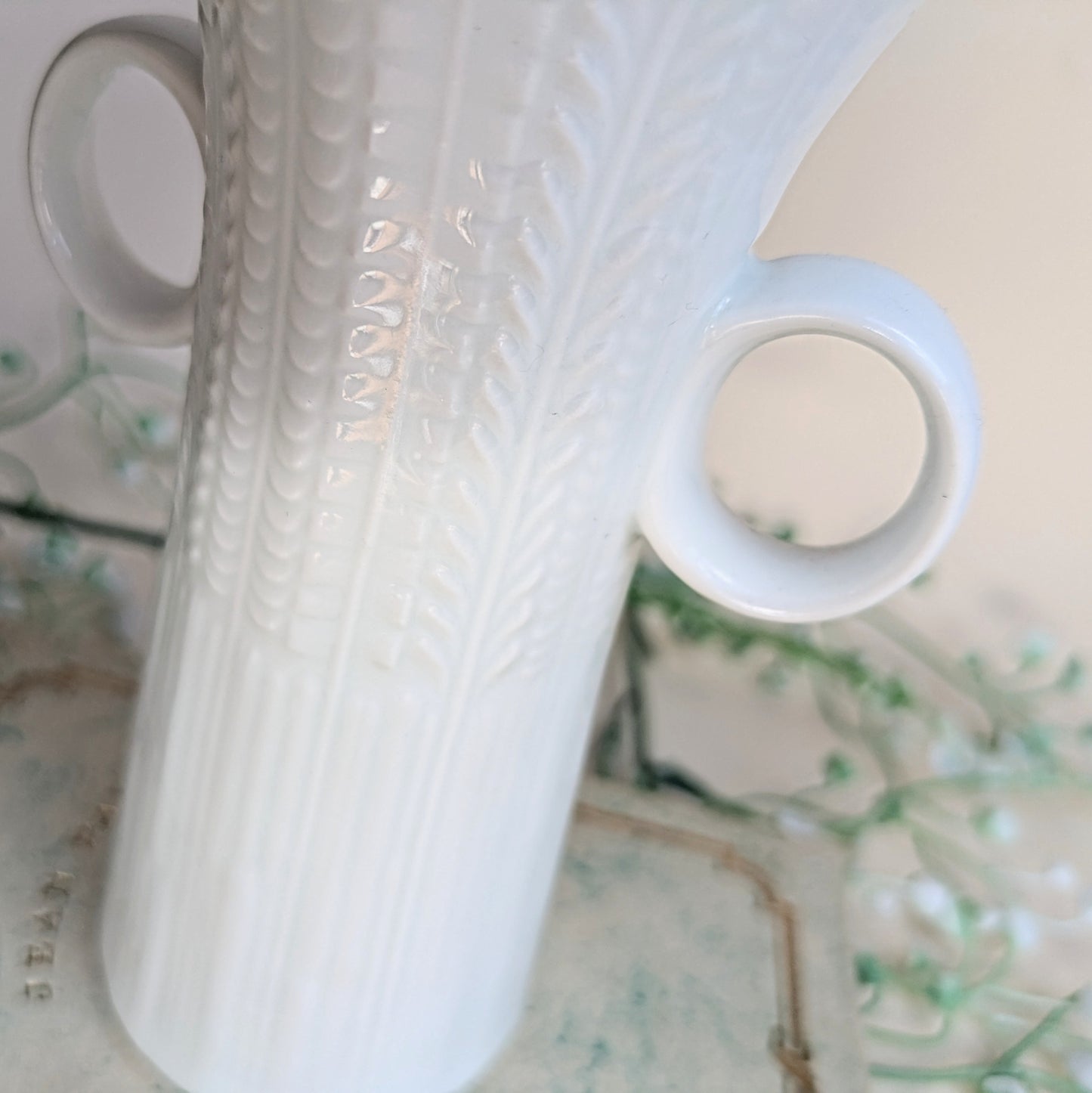 Vase à anse blanche