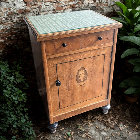 Small chest of drawers with inlays