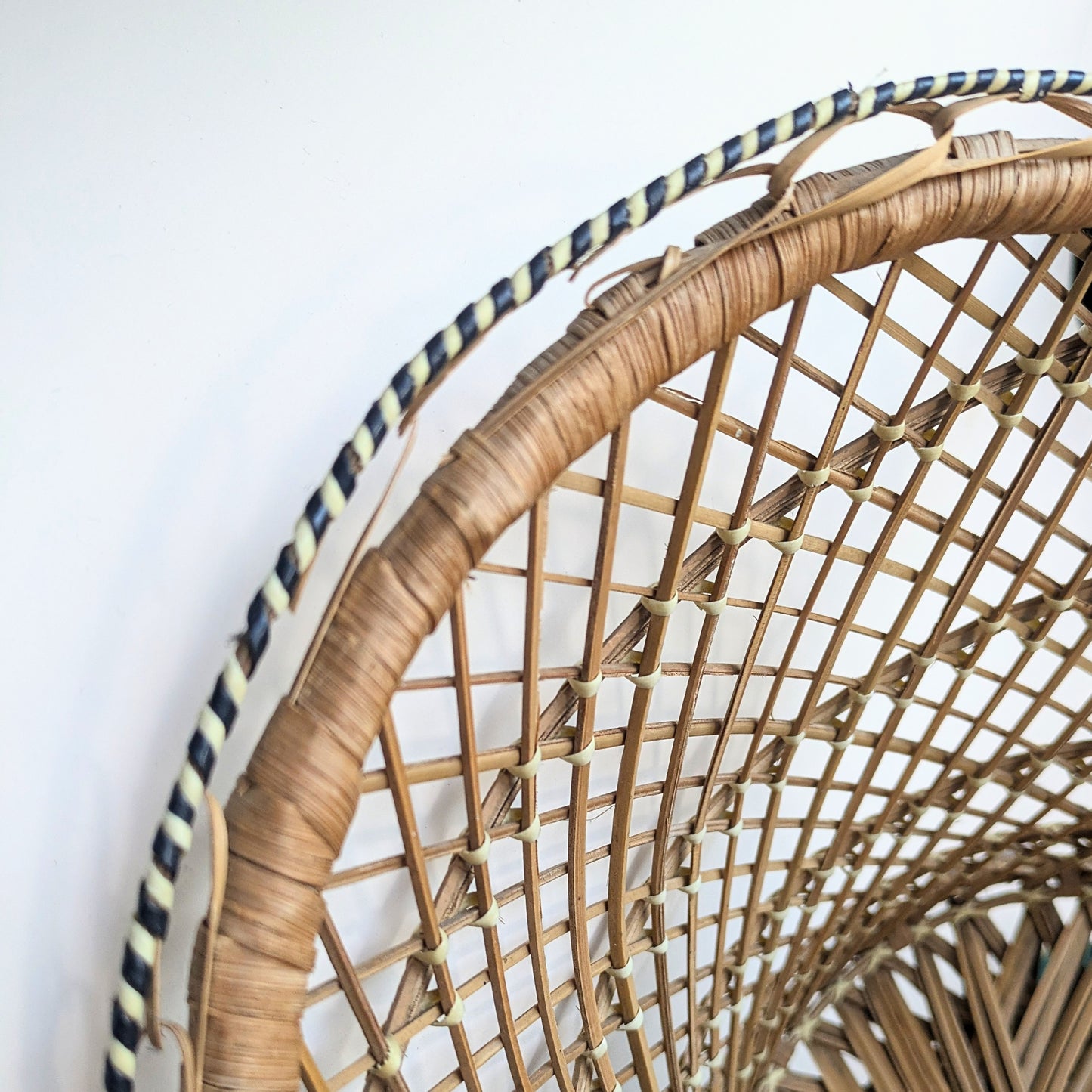 Peacock chair plant stool