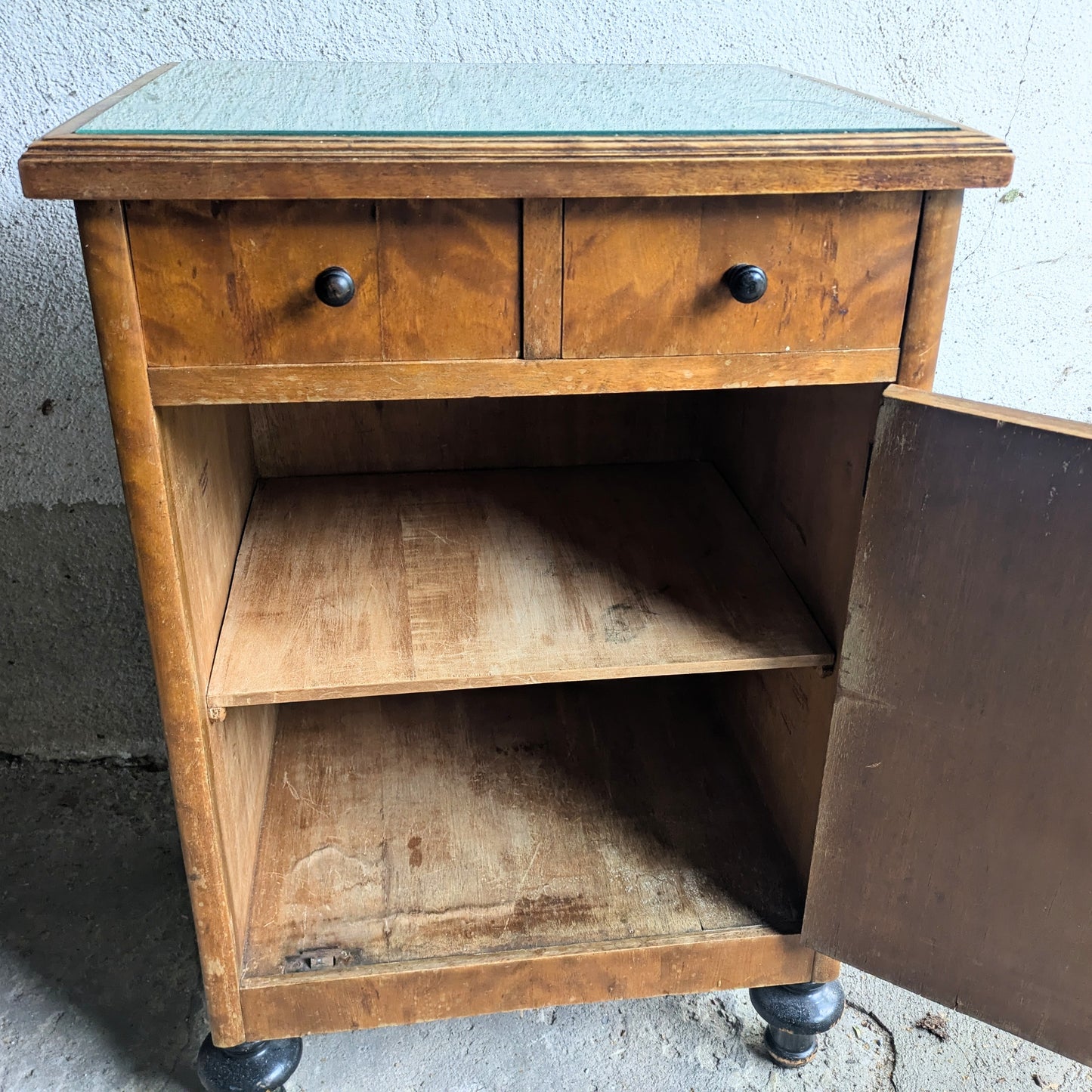 Small chest of drawers with inlays