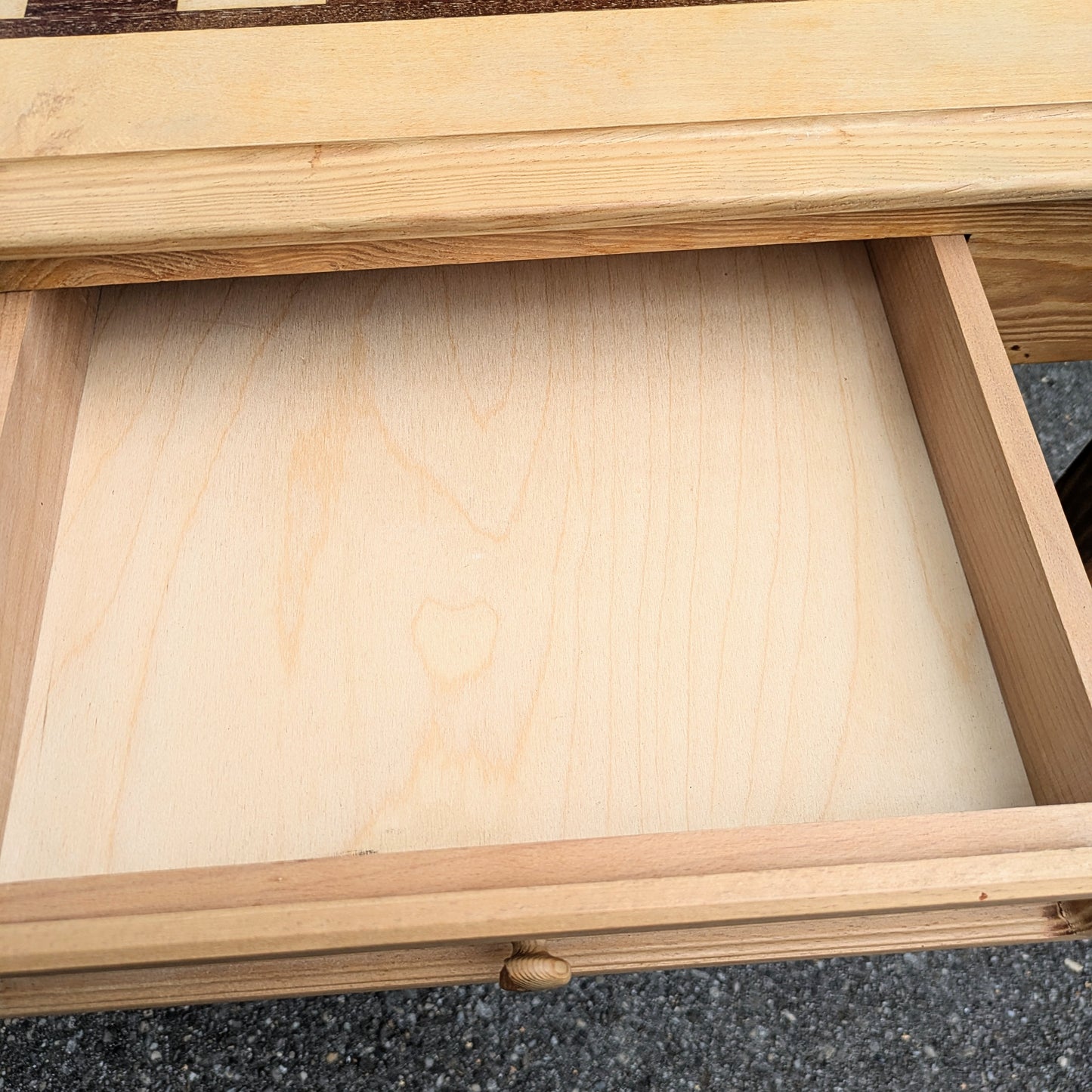 Schachtisch mit 2 Schubladen